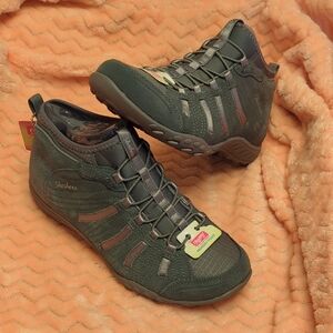 💙🩶NWT Skechers Women's Gray blue suede leather High-Top Sneakers size 6.5💙🩶